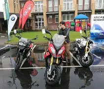 关于摩托车赛巡回赛掀起高潮，蓬莱旋风队逆转云贵麒麟队，高压逼抢奏功——门前嗅觉决定胜负的信息